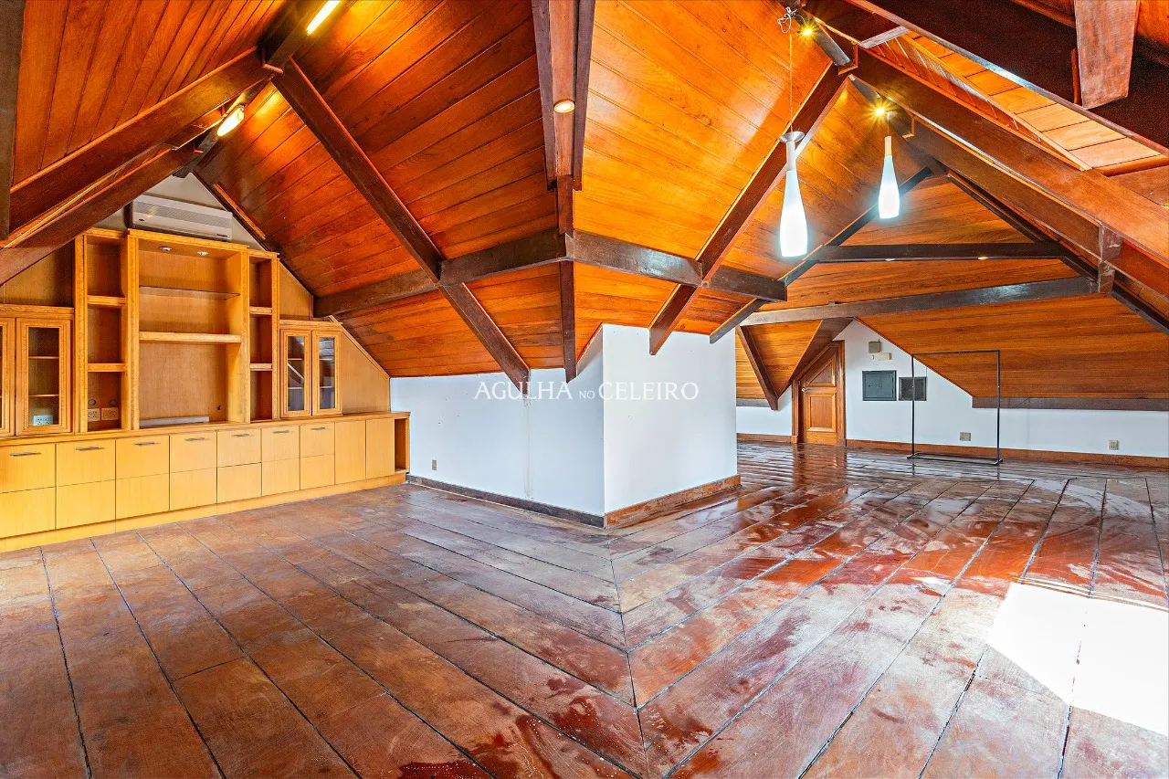 Casa com jardim para locação e venda no Jardim Paulista. – 17096