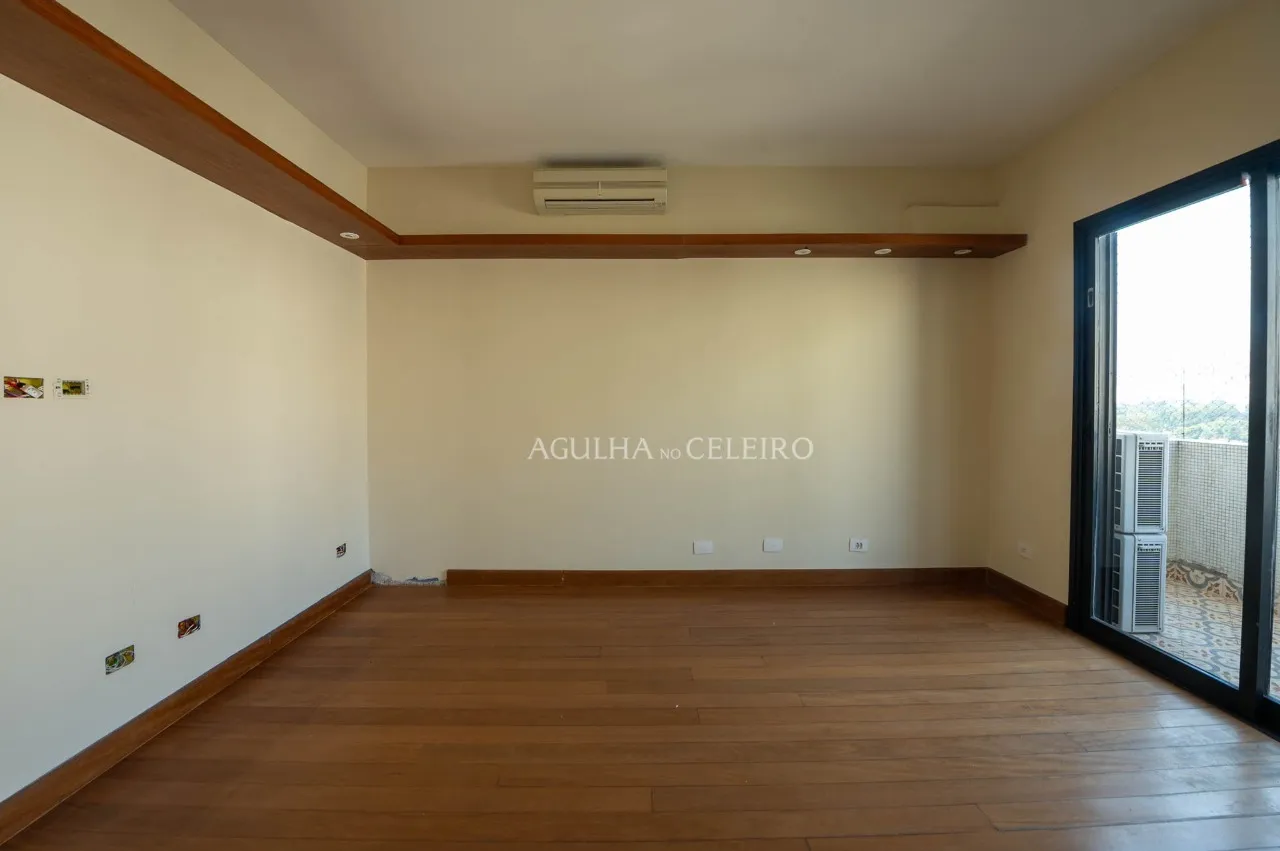 Apartamento com varanda no Itaim em rua tranquila. – 17276