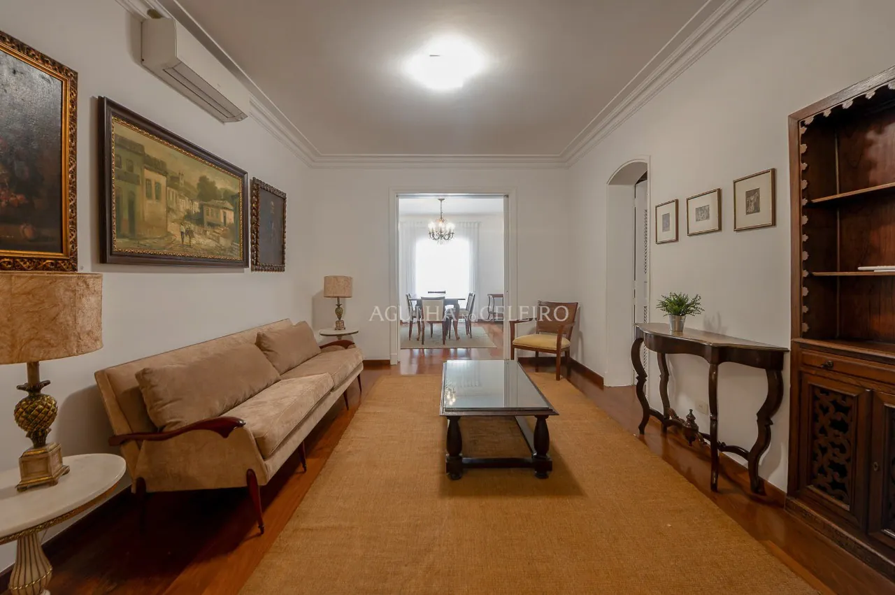 Casa clássica para venda no Jardim Europa. – CA0062