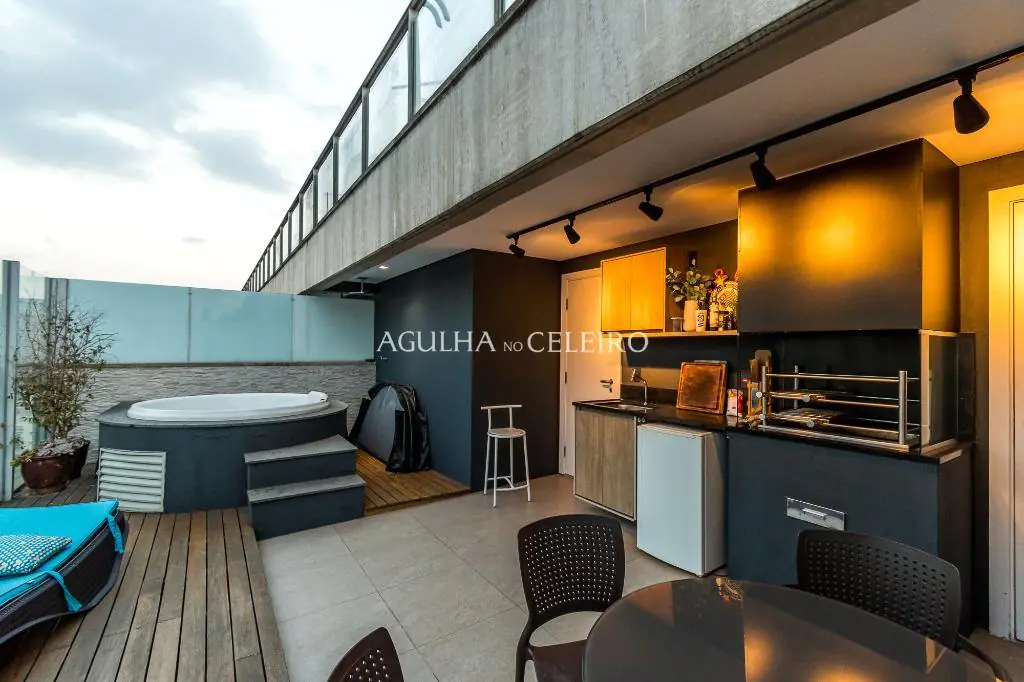 Cobertura mobiliada à venda na Vila Nova Conceição. – CO0786