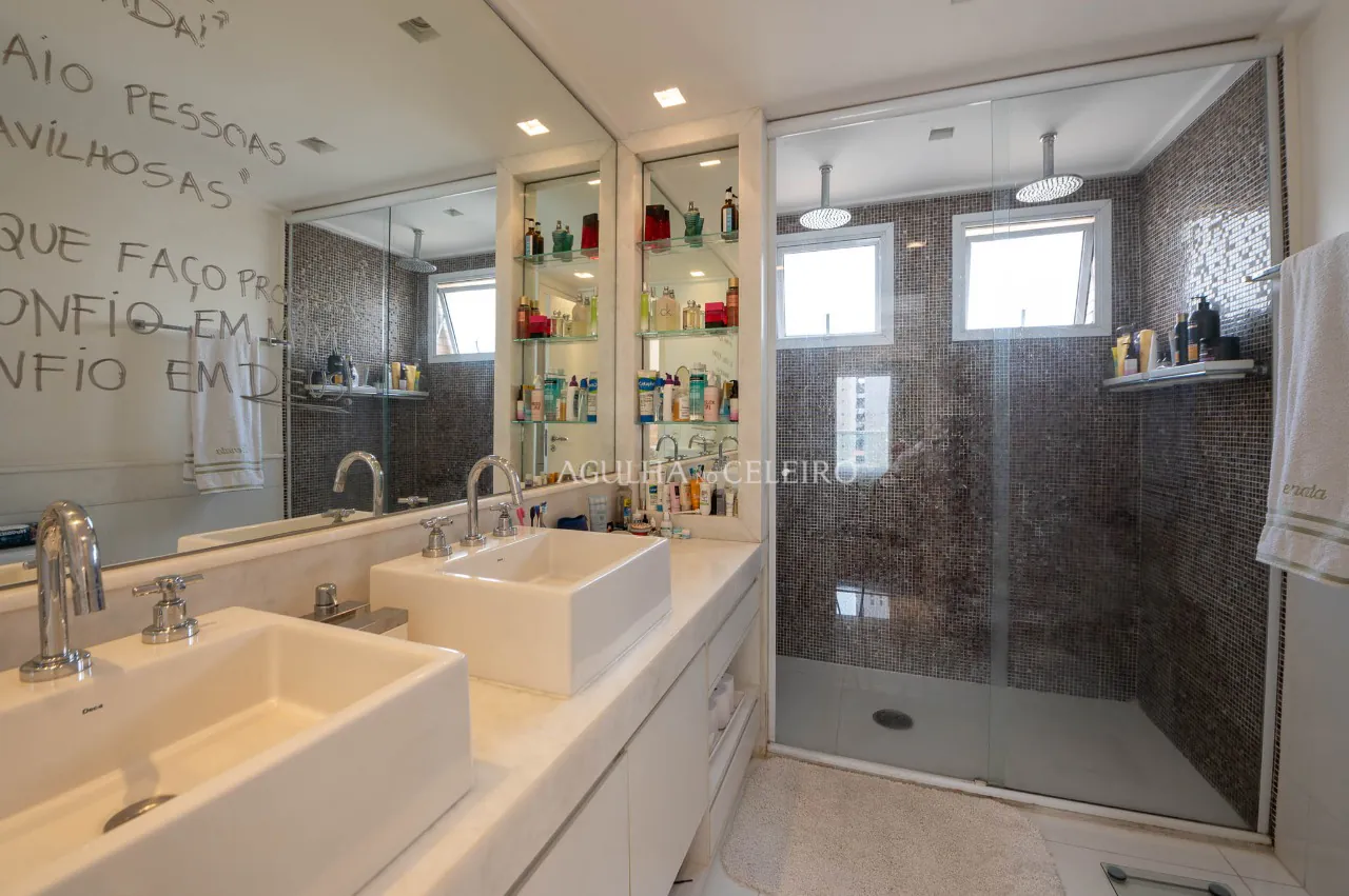 apartamento-amplo-com-uma-varanda-maravilhosa-a-venda-em-moema-17271-13