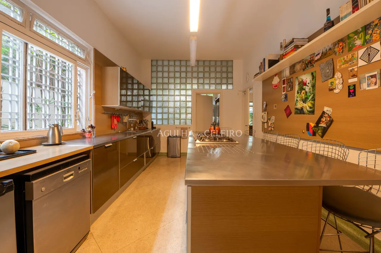 casa-a-venda-no-jardim-europa-com-integracao-perfeita-com-a-natureza-17394-10