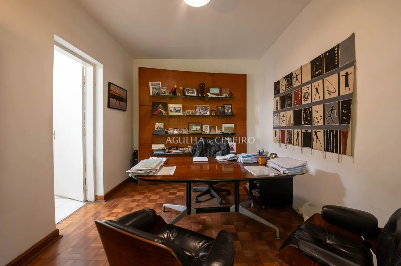 casa-a-venda-no-jardim-europa-com-integracao-perfeita-com-a-natureza-17394-13