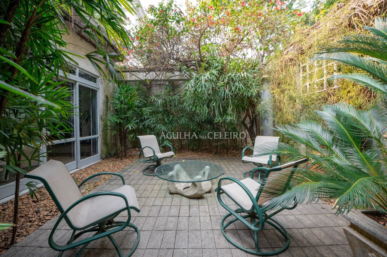 casa-a-venda-no-jardim-europa-com-integracao-perfeita-com-a-natureza-17394-4