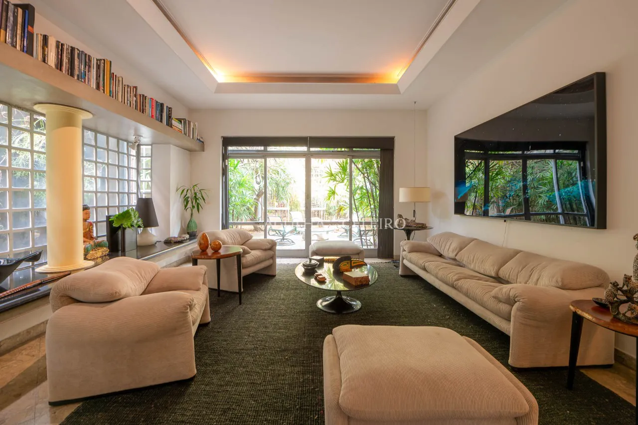 casa-a-venda-no-jardim-europa-com-integracao-perfeita-com-a-natureza-17394-6