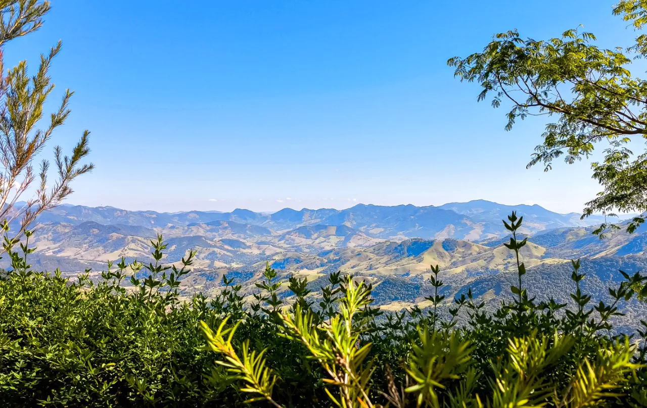 casa-com-projeto-super-charmoso-e-acolhedor-para-viver-dias-tranquilos-em-sao-bento-do-sapucai-17424-14