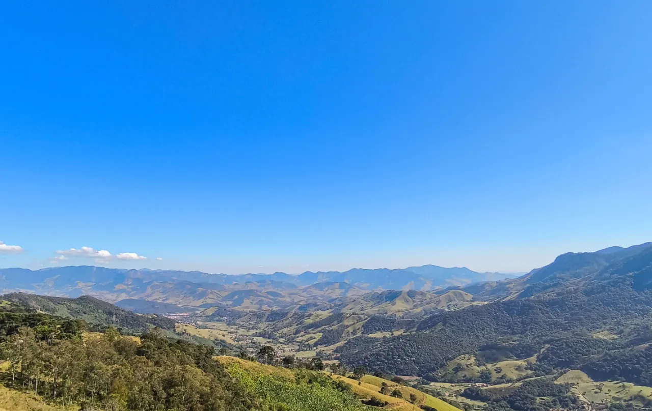 casa-com-projeto-super-charmoso-e-acolhedor-para-viver-dias-tranquilos-em-sao-bento-do-sapucai-17424-15