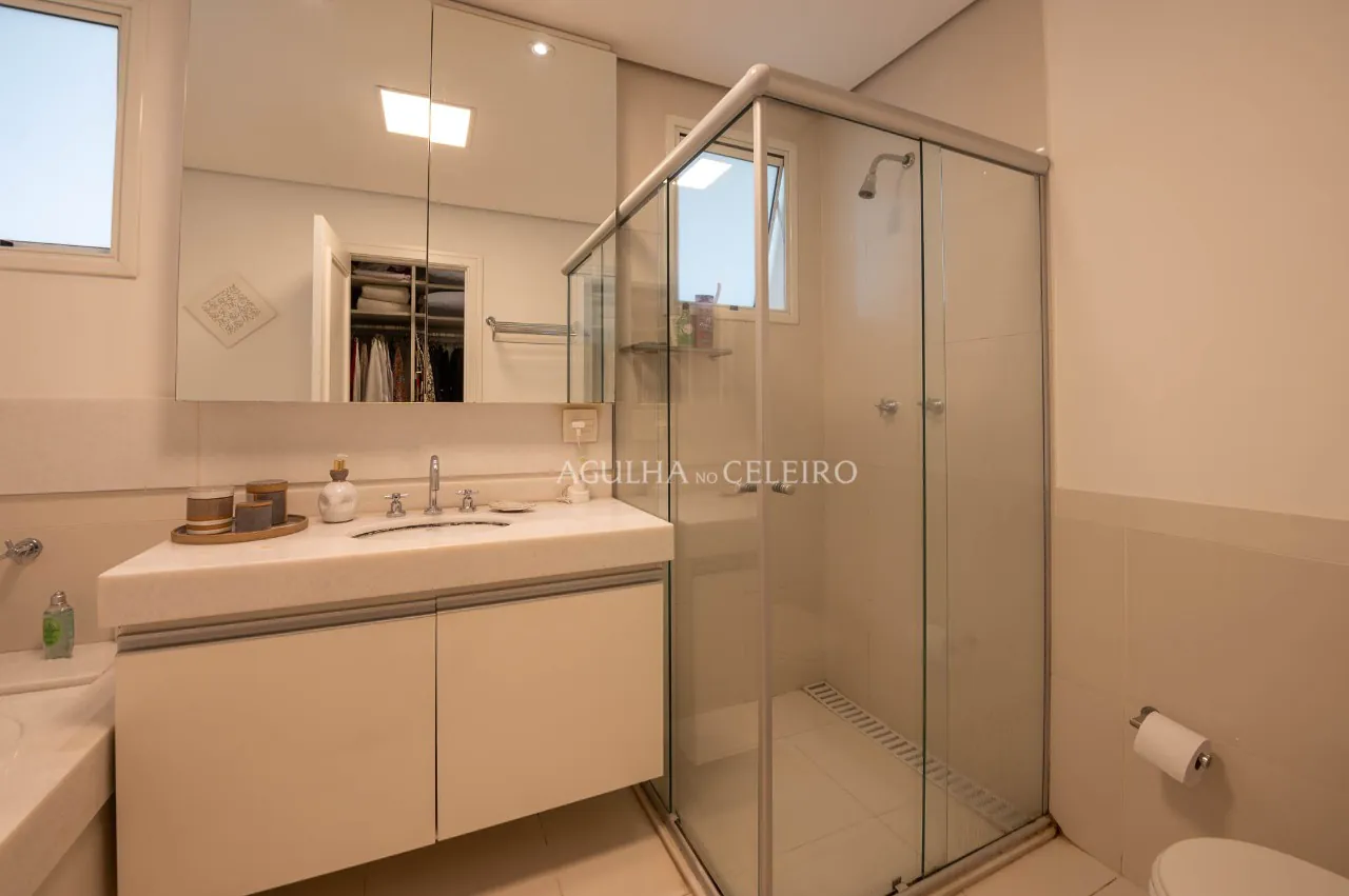 Linda casa em condomínio desejado – 17026