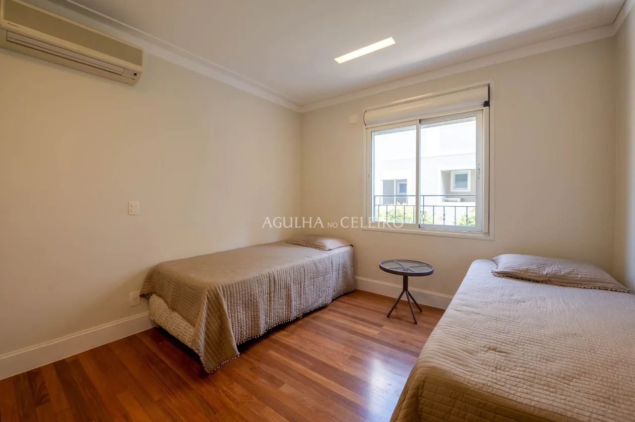 Linda casa em condomínio desejado – 17026