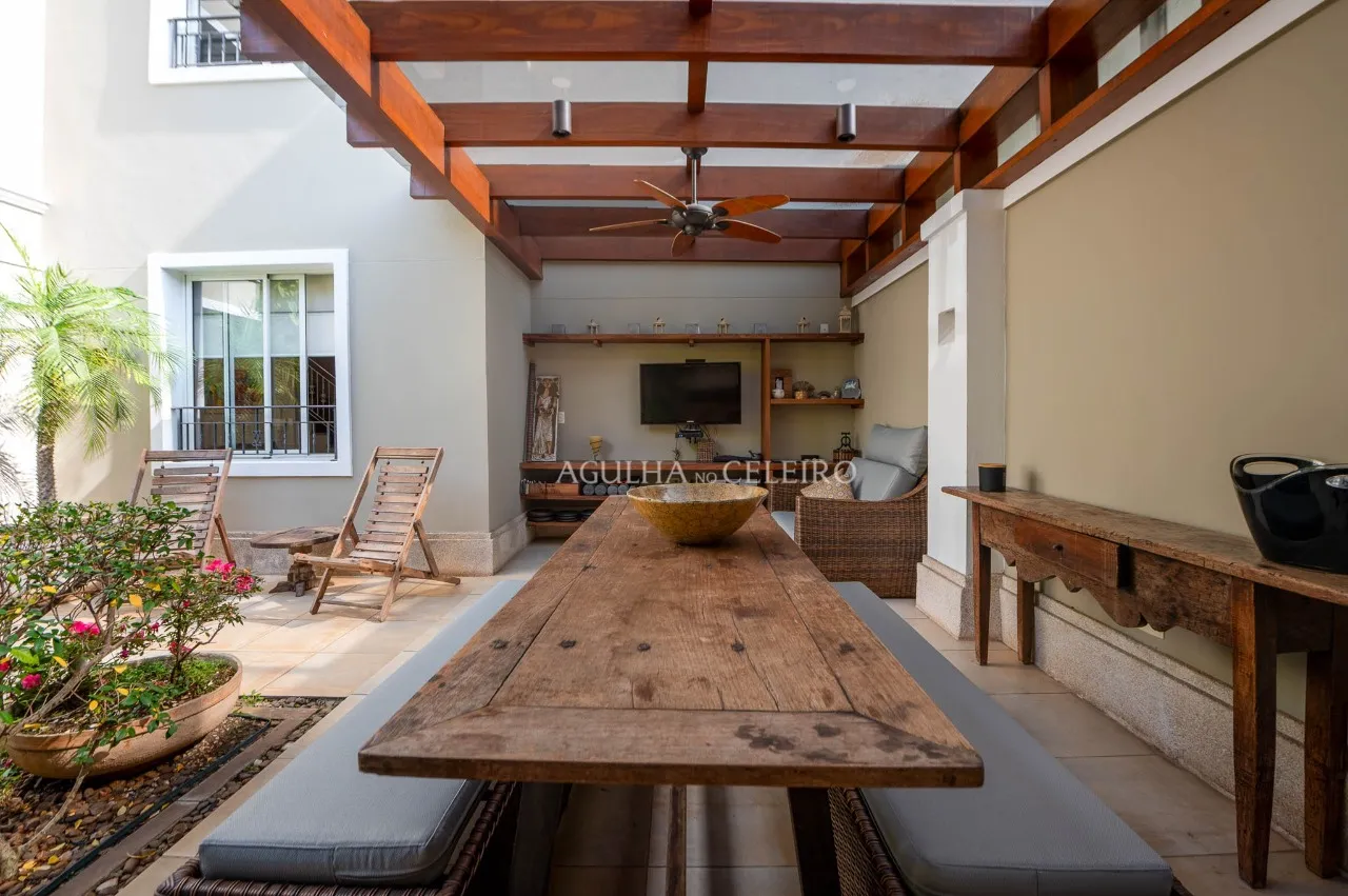 Linda casa em condomínio desejado – 17026