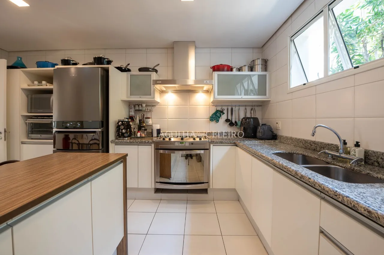 Linda casa em condomínio desejado – 17026