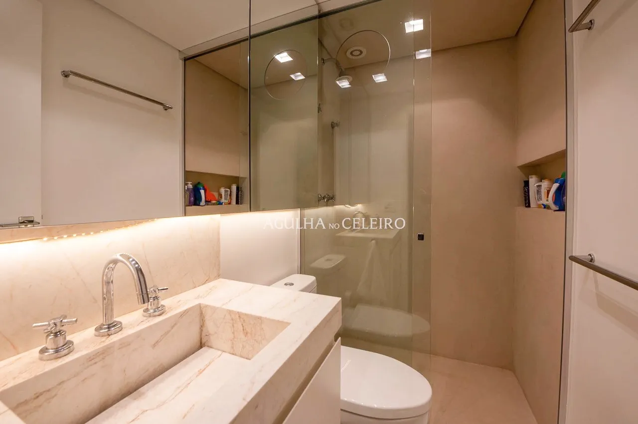 Cobertura super reformada, pronta para morar | Projeto de prédio assinado por João Armentano – 17078