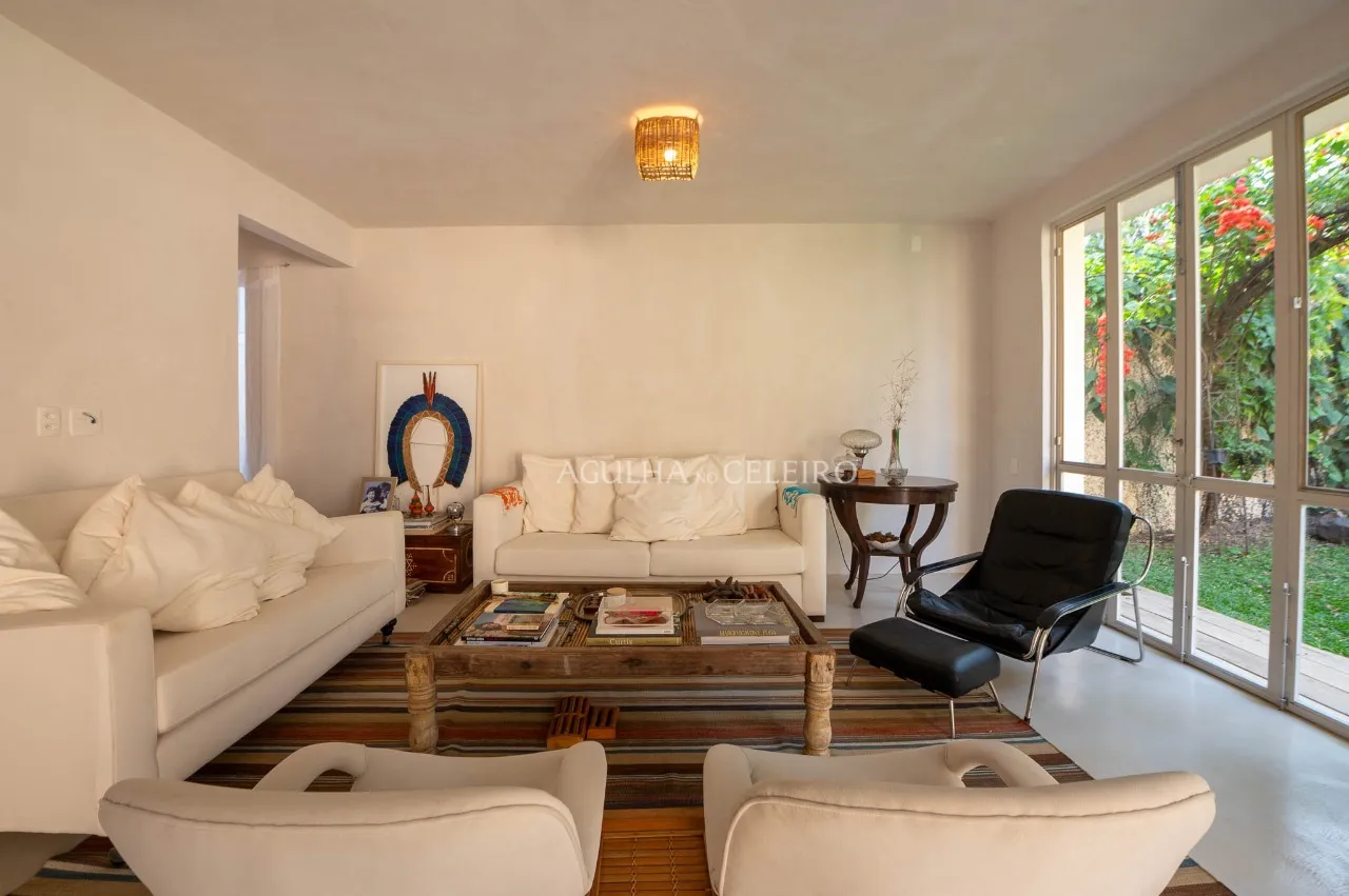 Casa com quintal à venda na Alto de Pinheiros – 17099