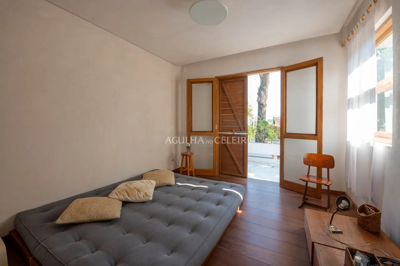 Casa com quintal à venda na Alto de Pinheiros – 17099