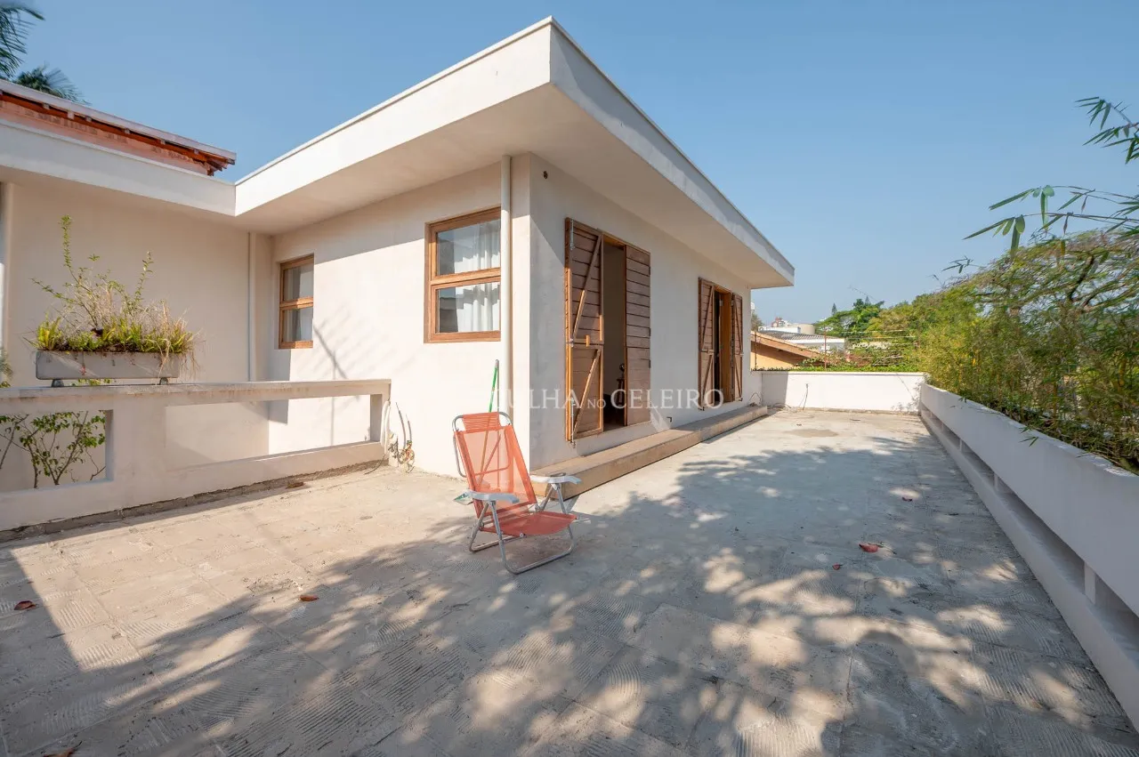 Casa com quintal à venda na Alto de Pinheiros – 17099