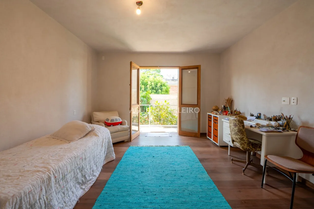 Casa com quintal à venda na Alto de Pinheiros – 17099