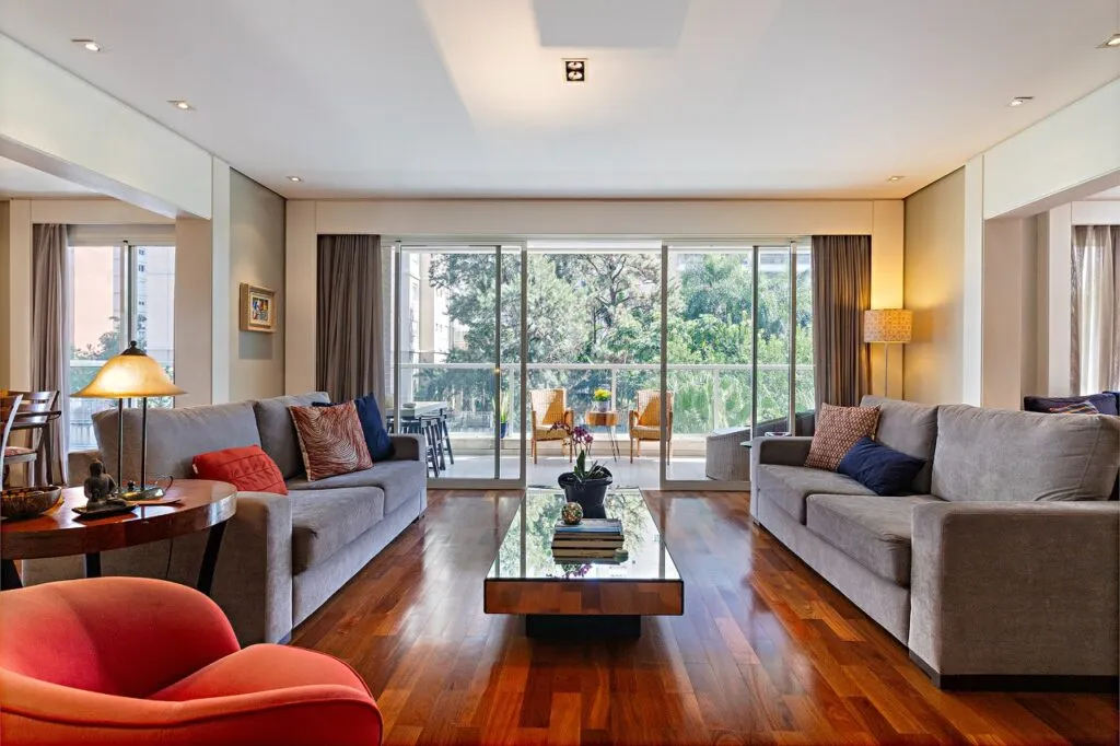 Apartamento com Planta e Varanda Incríveis – 17130