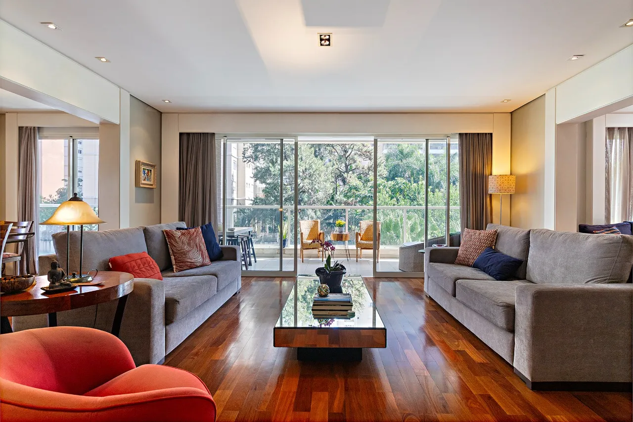 Apartamento com Planta e Varanda Incríveis – 17130