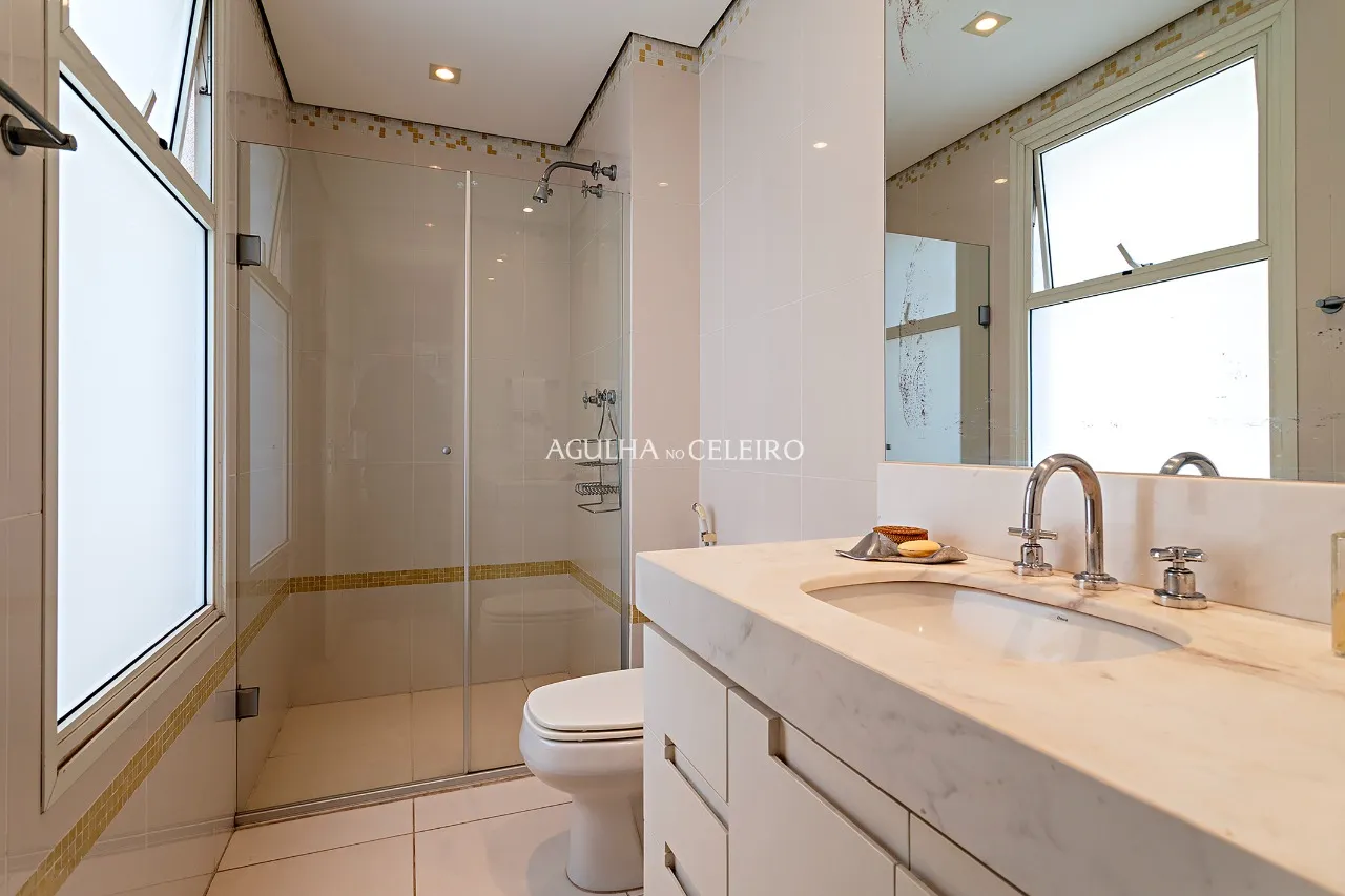 Apartamento com Planta e Varanda Incríveis – 17130