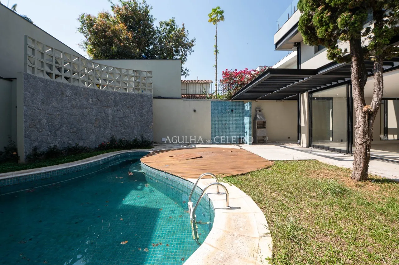 Casa à venda com 4 suítes no Jardim Paulista – 17157