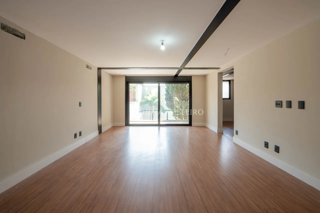 Casa à venda com 4 suítes no Jardim Paulista – 17157