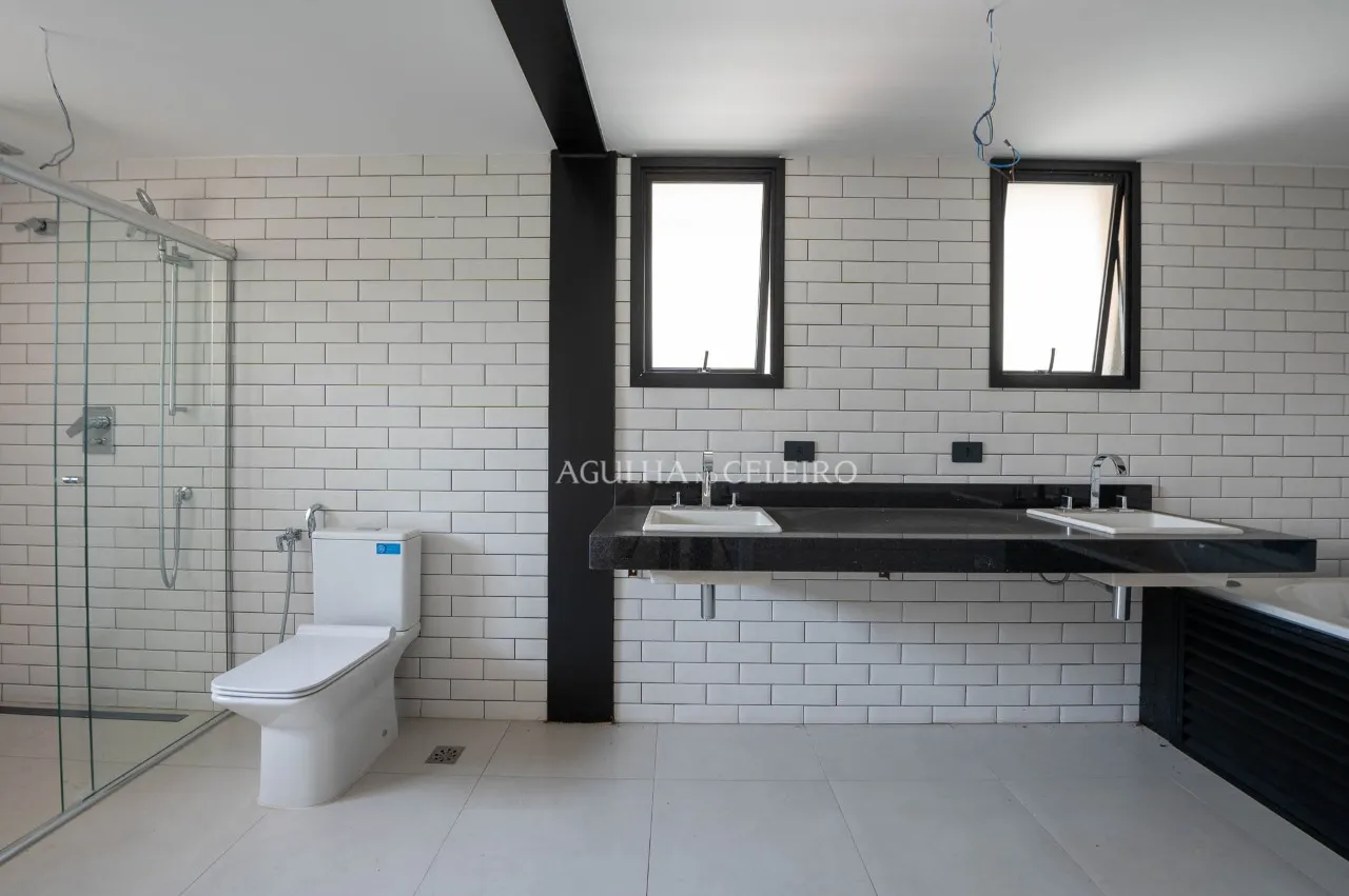 Casa à venda com 4 suítes no Jardim Paulista – 17157