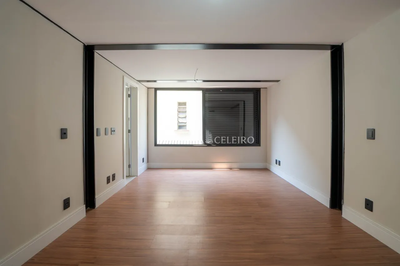 Casa à venda com 4 suítes no Jardim Paulista – 17157