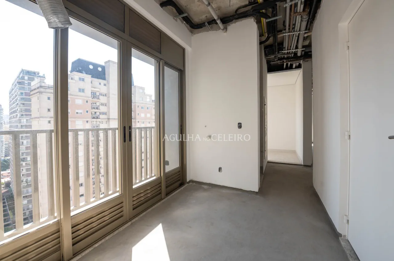 Apartamento no contrapiso no melhor edifício da Vila Nova Conceição – 17207