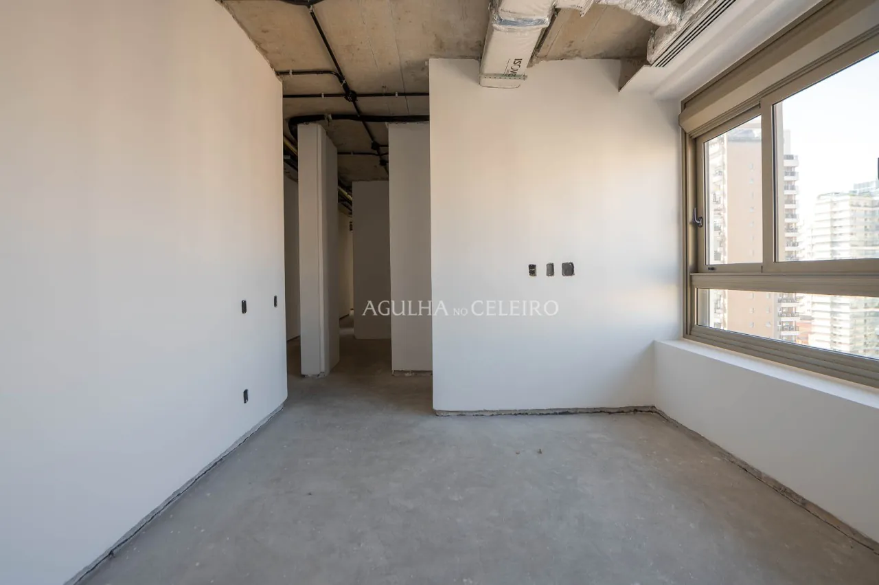 Apartamento no contrapiso no melhor edifício da Vila Nova Conceição – 17207