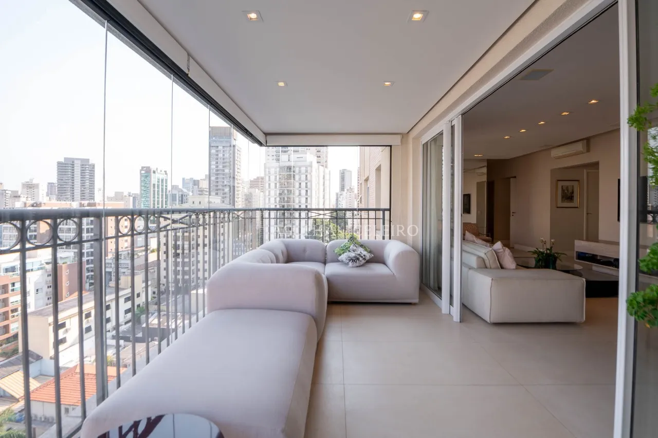 Apartamento com varanda gourmet em edifício elegante e com lazer na Vila Nova Conceição. – 17217