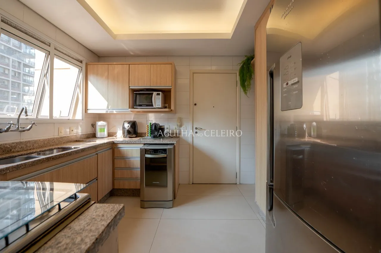 Apartamento com varanda gourmet em edifício elegante e com lazer na Vila Nova Conceição. – 17217