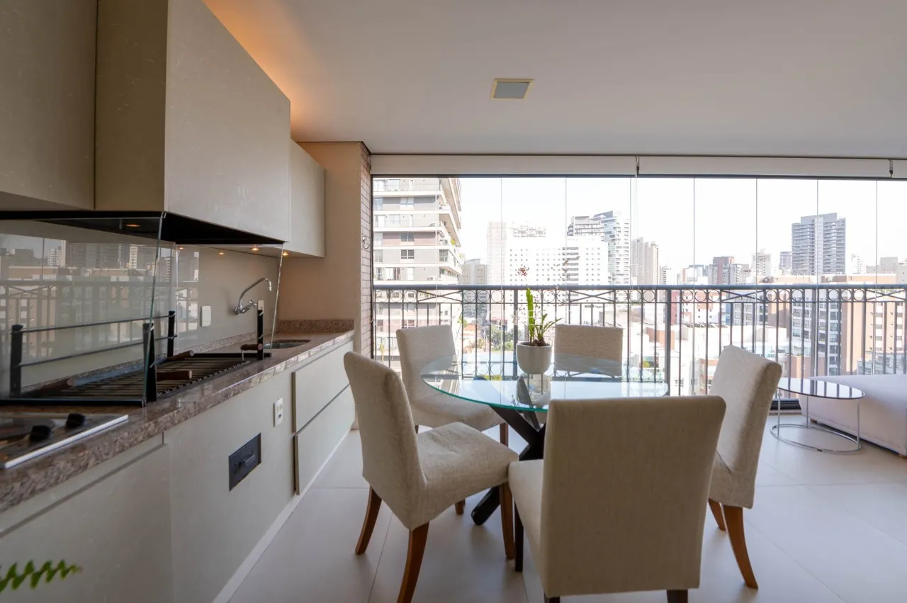 Apartamento com varanda gourmet em edifício elegante e com lazer na Vila Nova Conceição. – 17217
