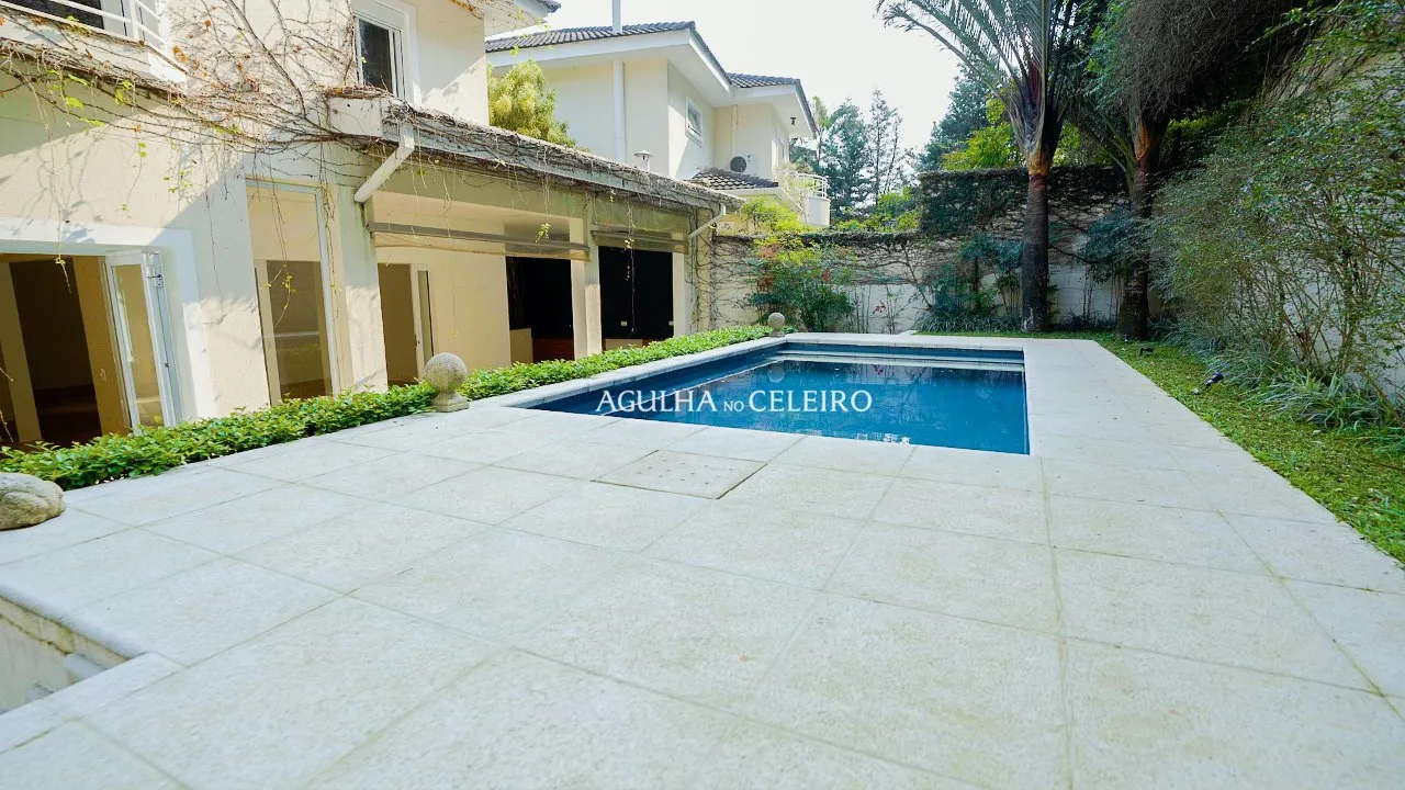 Deliciosa casa de condomínio a venda no Jardim Guedala – 17377