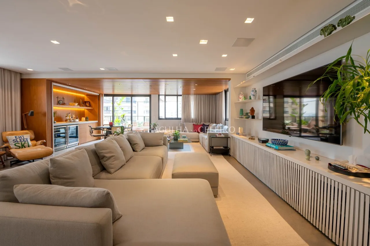 Apartamento reformado à venda no Itaim Bibi – 17382