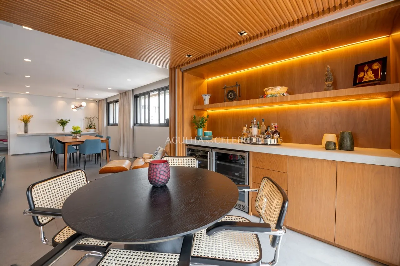 Apartamento reformado à venda no Itaim Bibi – 17382