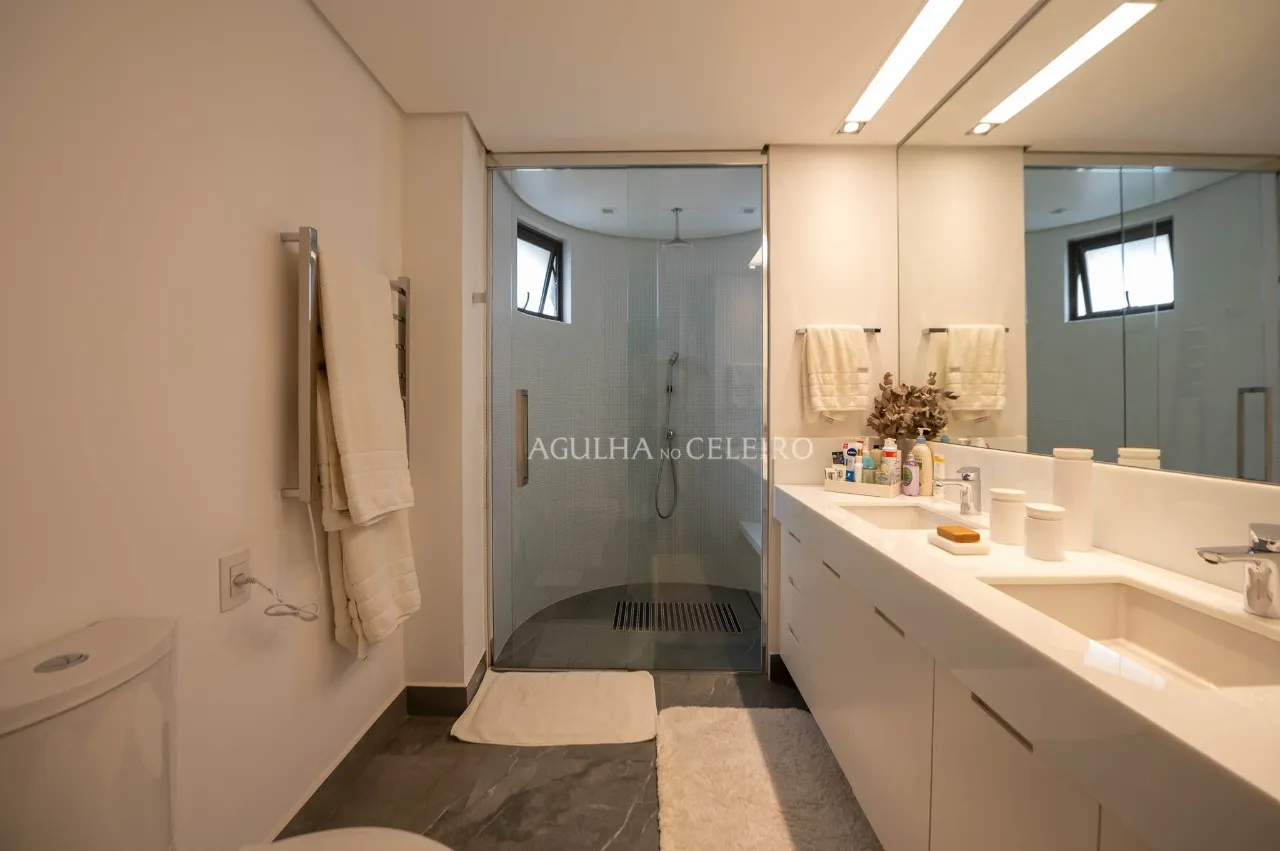 Apartamento reformado à venda no Itaim Bibi – 17382