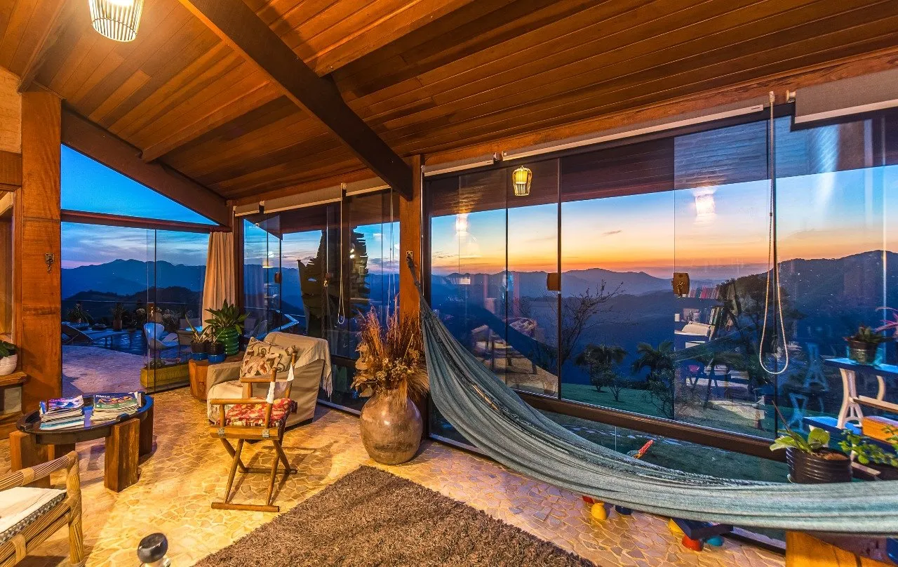 Casa com projeto super charmoso e acolhedor, para viver dias tranquilos em São Bento do Sapucaí. – 17424 - chale1reforma -66