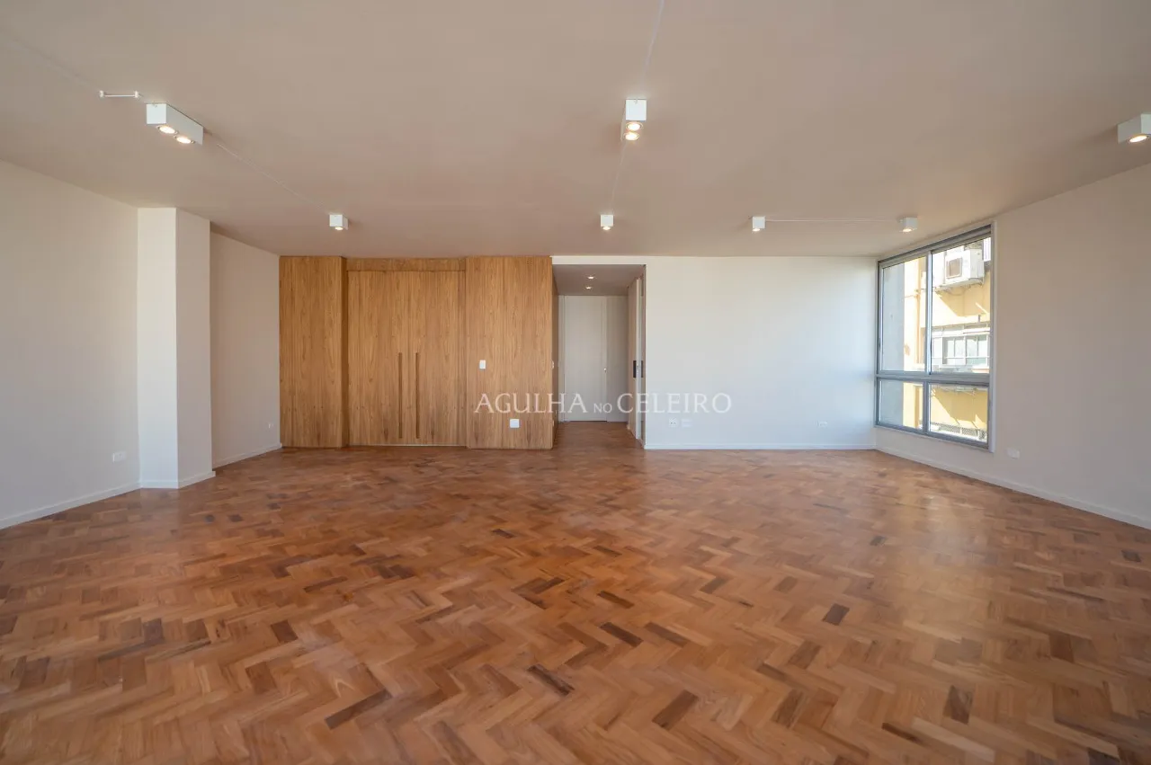 Reforforma por Gilda Meirelles, janelas piso teto no baixo Jardins. – 17516