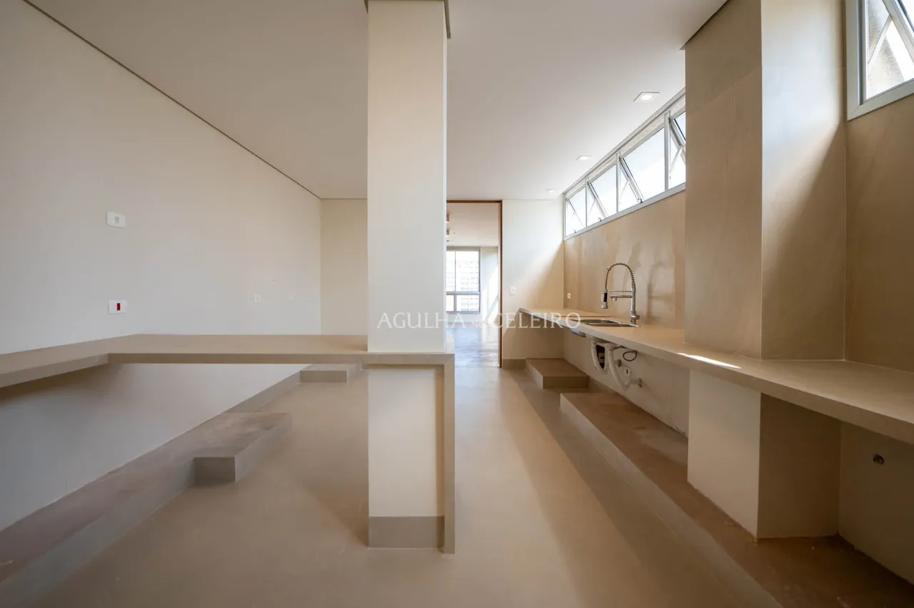 Reforforma por Gilda Meirelles, janelas piso teto no baixo Jardins. – 17516