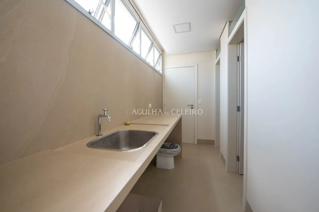 Reforforma por Gilda Meirelles, janelas piso teto no baixo Jardins. – 17516