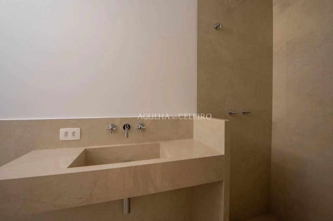 Reforforma por Gilda Meirelles, janelas piso teto no baixo Jardins. – 17516