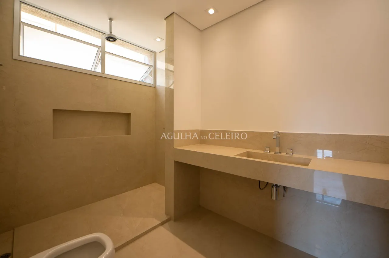 Reforforma por Gilda Meirelles, janelas piso teto no baixo Jardins. – 17516