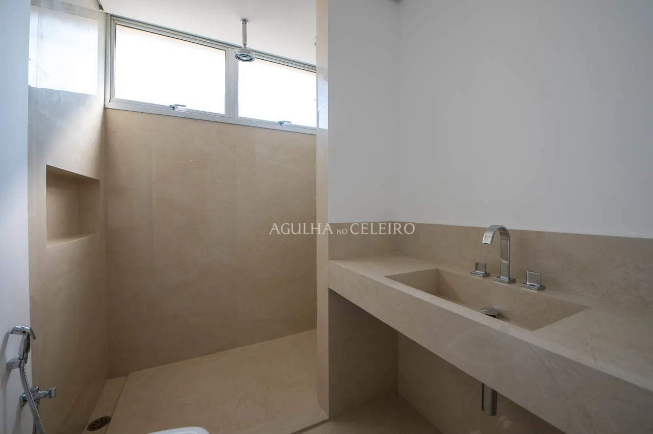 Reforforma por Gilda Meirelles, janelas piso teto no baixo Jardins. – 17516