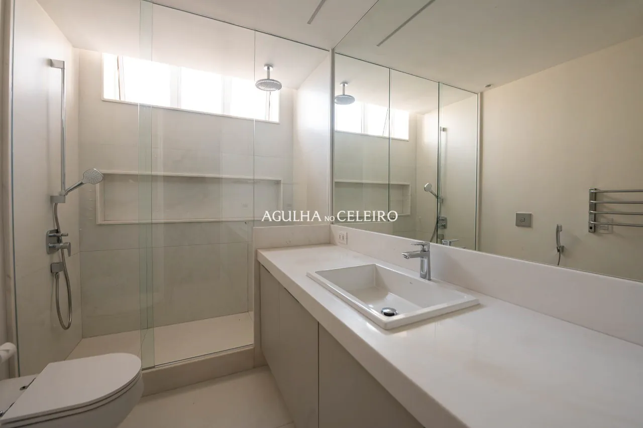 Apartamento à venda em localização estratégica e desejada no Jardim América. – AP3180