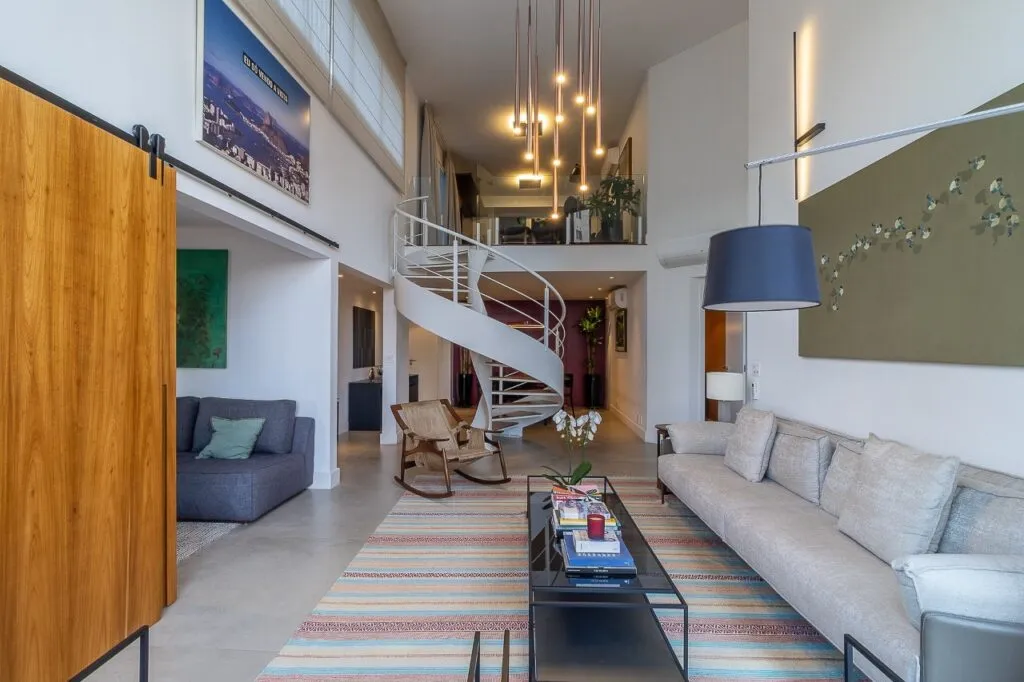 Cobertura com projeto moderno, iluminado e área externa super relaxante, no melhor do Itaim Bibi. – CO0570