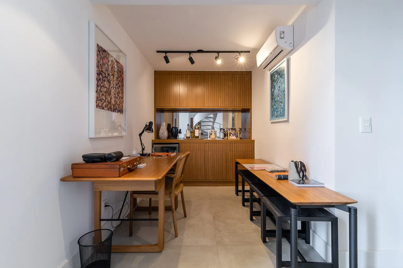 Cobertura com projeto moderno, iluminado e área externa super relaxante, no melhor do Itaim Bibi. – CO0570