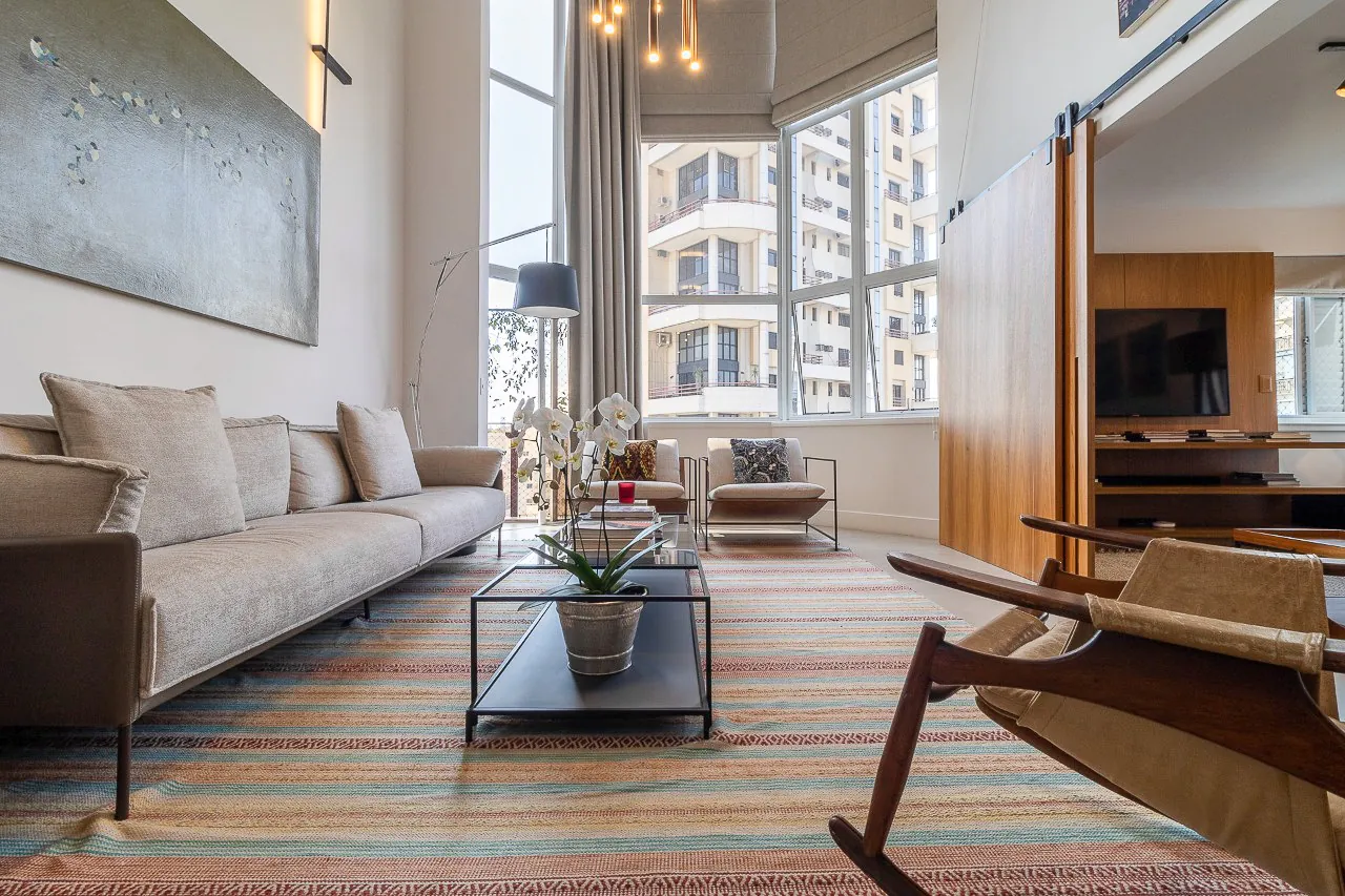 Cobertura com projeto moderno, iluminado e área externa super relaxante, no melhor do Itaim Bibi. – CO0570