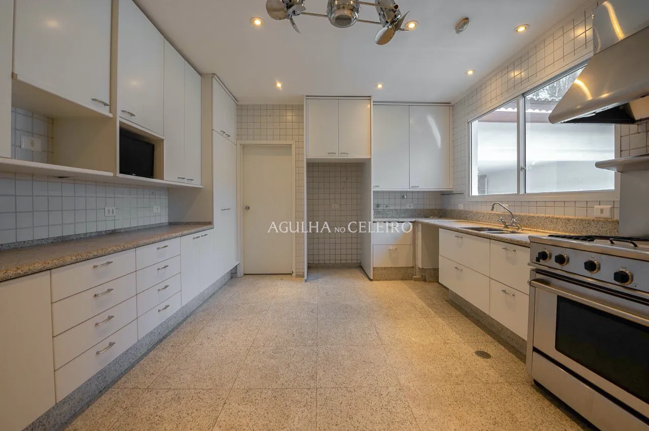 uma-casa-excepcional-para-viver-todos-os-seus-sonhos-no-jardim-guedala-17076-14