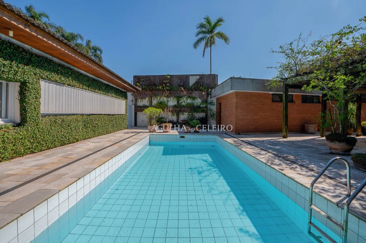 uma-casa-excepcional-para-viver-todos-os-seus-sonhos-no-jardim-guedala-17076-2