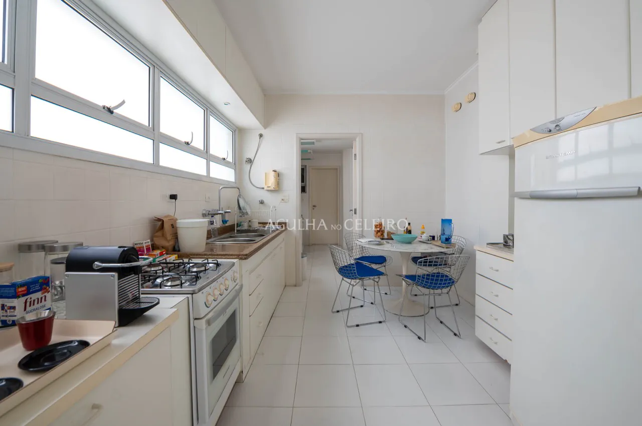 Apartamento à venda em rua cobiçada no Jardim America. – 12530